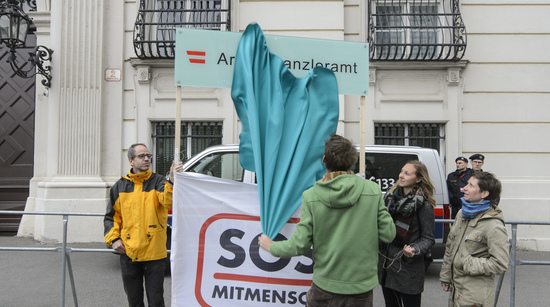 VIENNA, AUSTRIA - MAY 12:  The unveiling of sign chancellery of poverty bu the SOS-Mitmensch - Renaming the Federal Chancellery into chancellery of poverty in front of the Federal Chancellery on May 12, 2019 in Vienna, Austria.

WIEN, OESTERREICH -